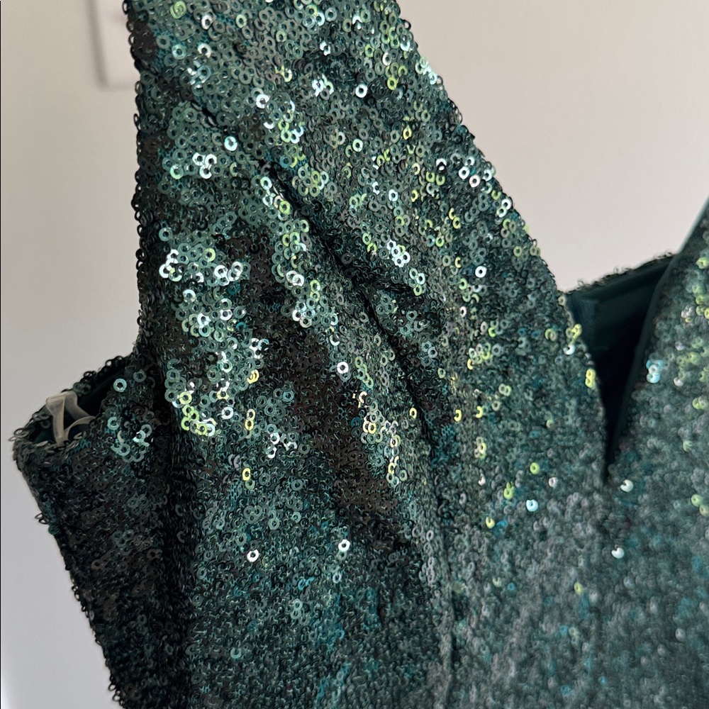 Emerald Green Sequin V-Neck Evening Dress - Picture 7 of 7